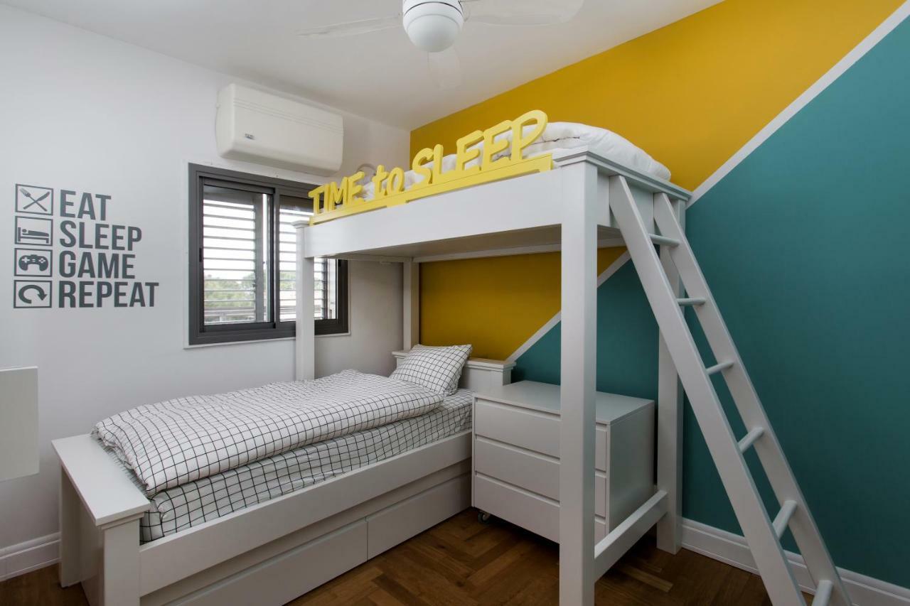 Colorful Bnb Apartment Haïfa Extérieur photo