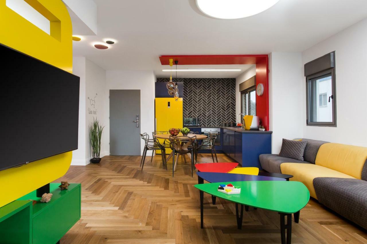 Colorful Bnb Apartment Haïfa Extérieur photo